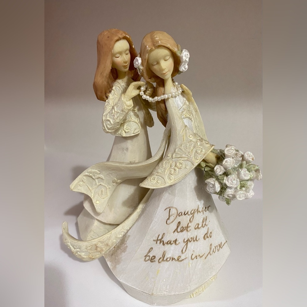 Elegant Mother and Daughter Figurine - Cream and Tan